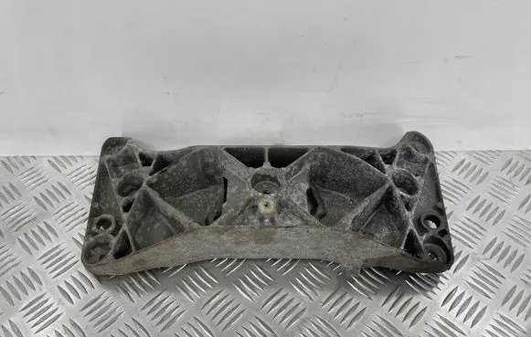 BMW 6 F12 F13 Gearbox mounting bracket 6777613