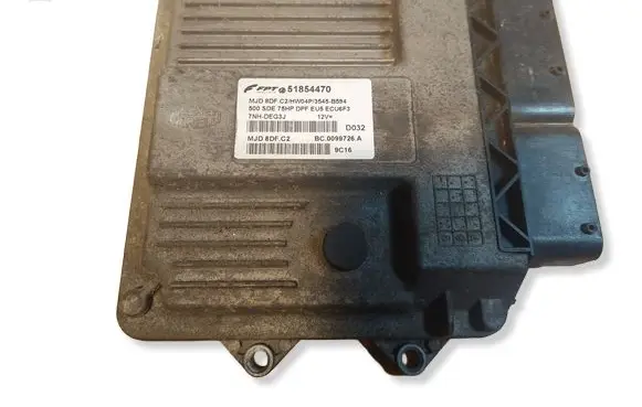 Fiat 500 Engine control unit/module ECU 51854470 MJD8DFC2 HW04P
