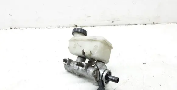 Master brake cylinder