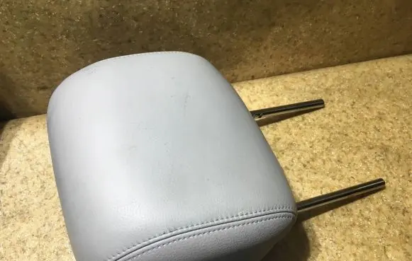 Jaguar XF X250 Front seat headrest 