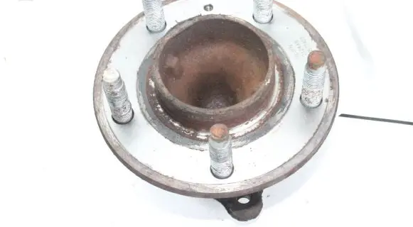 Opel Zafira C Rear wheel hub 13577407