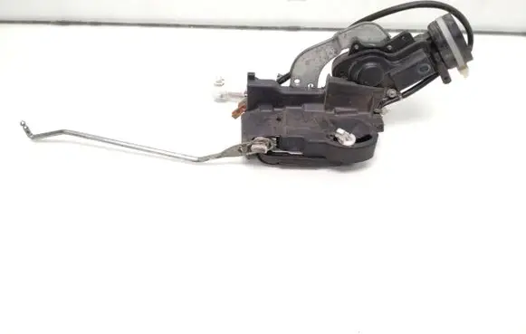 Suzuki Grand Vitara II Front door lock 246c2122