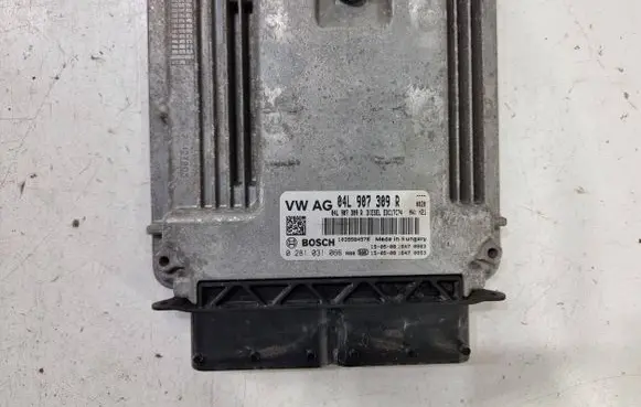 Volkswagen PASSAT B8 Engine control unit/module 04L907309R