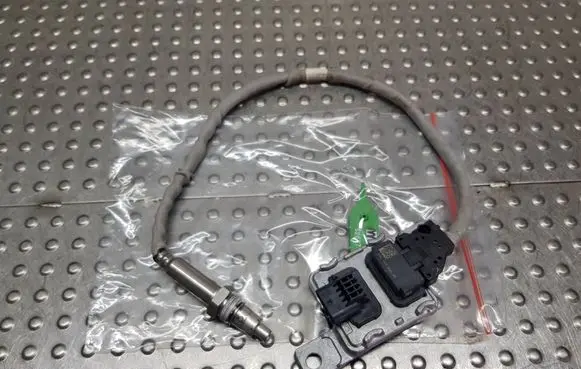 Volkswagen Caddy Lambda probe sensor S26371198 04L907805BE