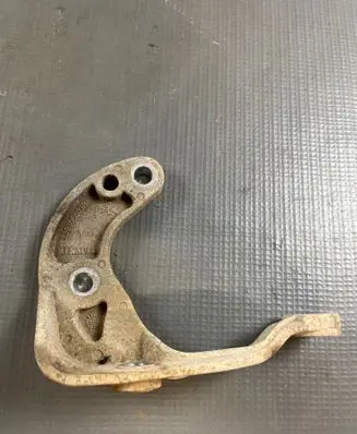 Dacia Duster II Engine mounting bracket 339305807R