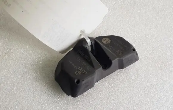Porsche Cayenne (92A) Tire pressure sensor 7P0907275 2081451737