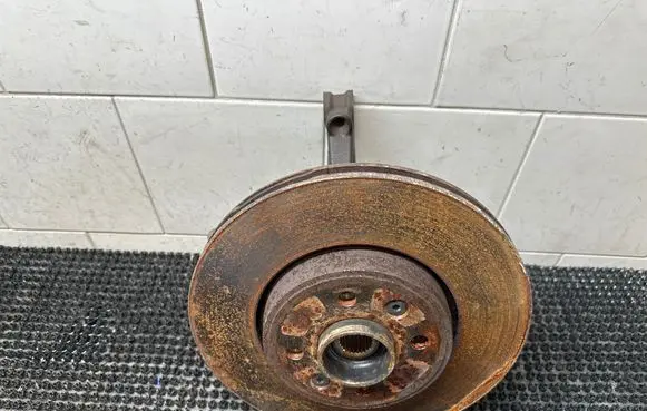 Renault Captur Front wheel hub spindle knuckle
