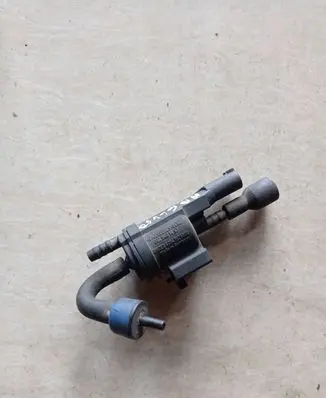Mercedes-Benz GL X164 Valve vacuum 0025401497