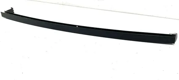Renault Megane III Rear door windshield rail 822300006R