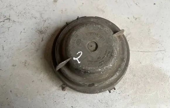Headlight/headlamp dust cover