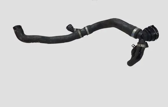 Volvo V40 Engine coolant pipe/hose
