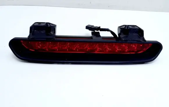 Chevrolet Orlando Third/center stoplight 95031492