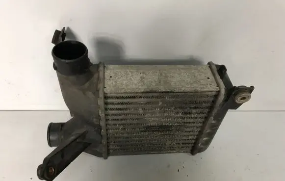 BMW 5 E39 Intercooler radiator 2246031