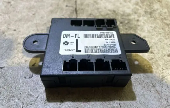 Chrysler Pacifica Door control unit/module 68316561AD 2841584911300 TIFDD17980088A