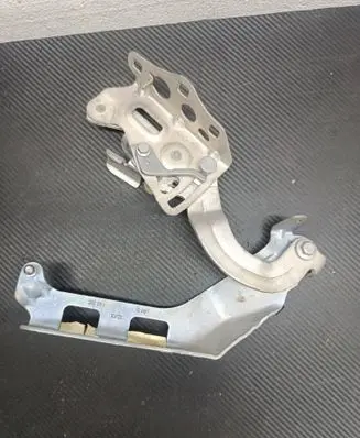 Mercedes-Benz C W205 Engine bonnet/hood hinges A2058800928 G12707093