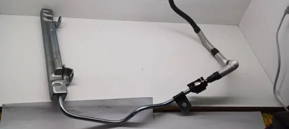 Fuel injector supply line/pipe
