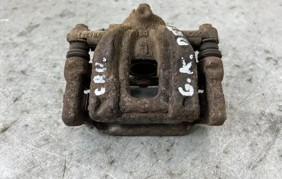 Honda CR-V Rear brake caliper