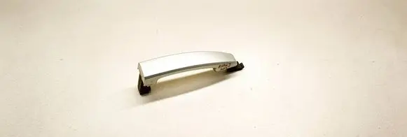 Opel Astra J Front door exterior handle 13500026