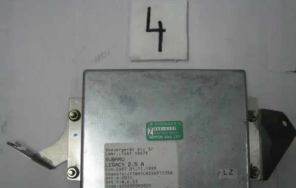 Subaru Legacy ABS control unit/module 27526AE010 9660137
