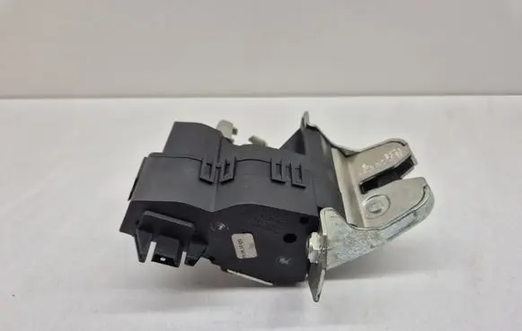 Mercedes-Benz C W203 Tailgate/trunk/boot lock/catch/latch A2037400235