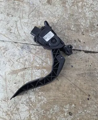 Audi A6 S6 C6 4F Accelerator throttle pedal 8K1723523 6PV00950501