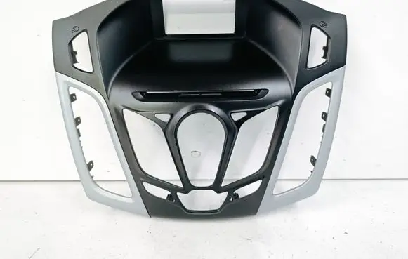 Radio/GPS head unit trim