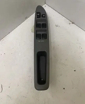 Toyota Avensis Verso Other switches/knobs/shifts 8404044030