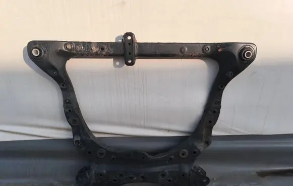 Lexus ES 250 - 300 - 330 Front subframe NOTSPECIFIED