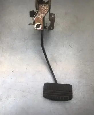 Chrysler Sebring (ST-22 - JR) Brake pedal MA152260