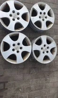 Nissan Primera R16 alloy rim 