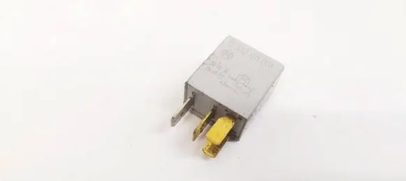 Toyota Corolla Verso AR10 Other relay 0332011001 9008087019