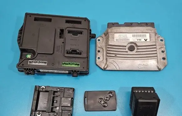 Renault Megane III Engine control unit/module ECU 237101358R IMPRK1540049