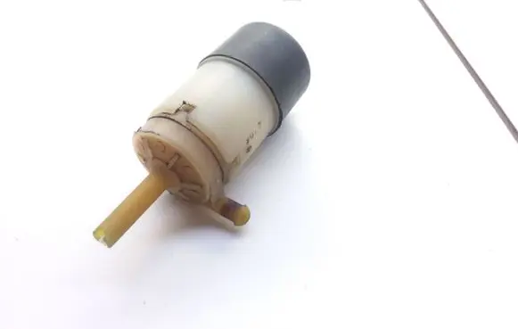 Opel Omega B2 Windscreen/windshield washer pump