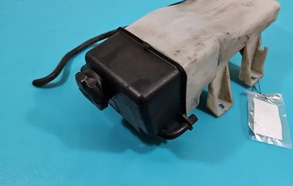 Hyundai H-1, Starex, Satellite Coolant expansion tank/reservoir 25430-4H000 IMPRK1444412