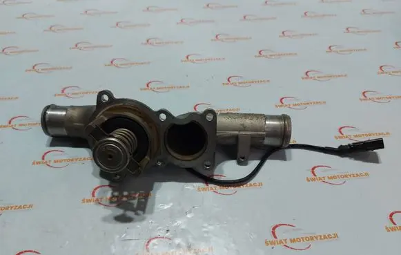Volkswagen Touareg I Thermostat housing 