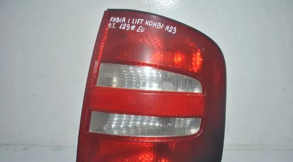 Skoda Fabia Mk1 (6Y) Tailgate rear/tail lights