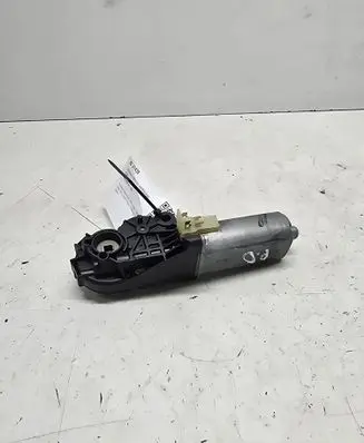 Volvo S60 Seat adjustment motor 0390203246