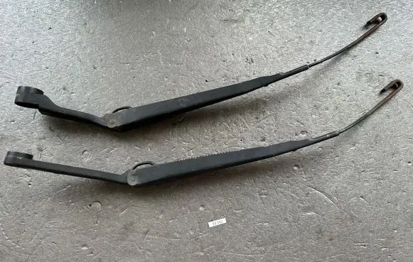 Hyundai Terracan Front wiper blade arm 98331H1002 98341H1002
