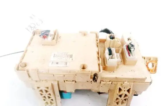 Toyota Avensis T250 Fuse box set 82641CA030 82641-CA030