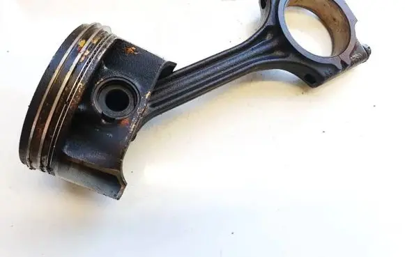 Volkswagen Tiguan Piston with connecting rod 076188