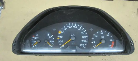 Mercedes-Benz E W210 Speedometer (instrument cluster) 2105400247