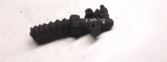 Peugeot 307 Clutch slave cylinder 
