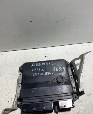Toyota Avensis T270 Engine control unit/module 8966105D30 MB2759000181