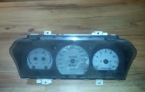 Mitsubishi Space Runner Speedometer (instrument cluster) mb898241 770570