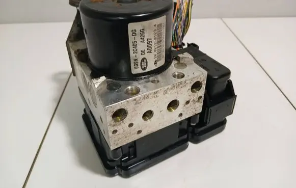 Land Rover Freelander 2 - LR2 ABS Pump 000007577D1 10092632053 10061335591