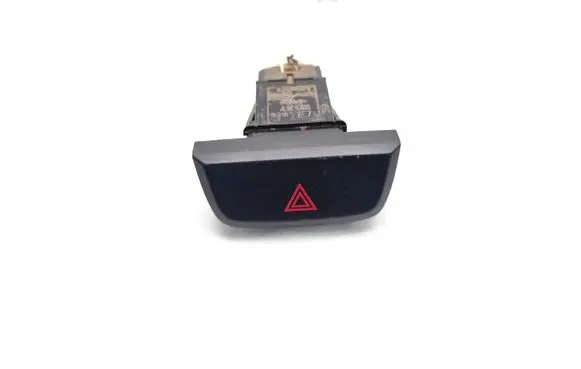 Isuzu D-Max Hazard light switch M31541