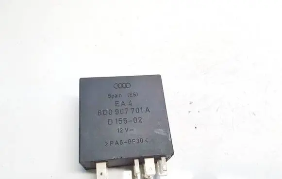 Audi A4 S4 B5 8D Other relay 8d0907701a d15502