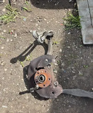Audi A5 8T 8F Front wheel hub spindle knuckle 