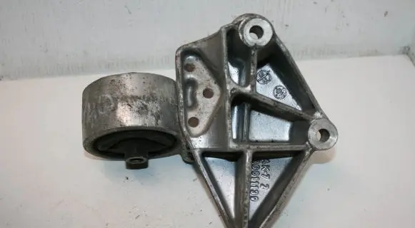 Volvo S40 Engine mount bracket 30814380 3318060