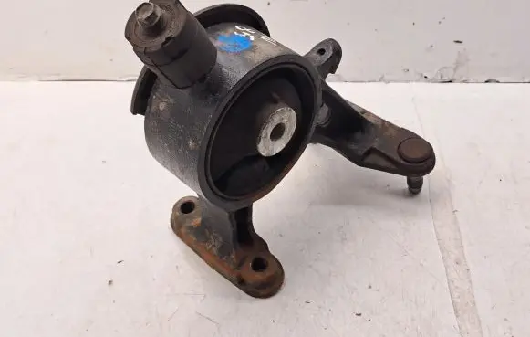 Toyota Avensis T270 Engine mount bracket 123710R060